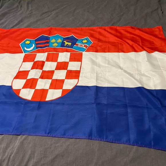 Large Croatia Flag - Picture 2 of 3